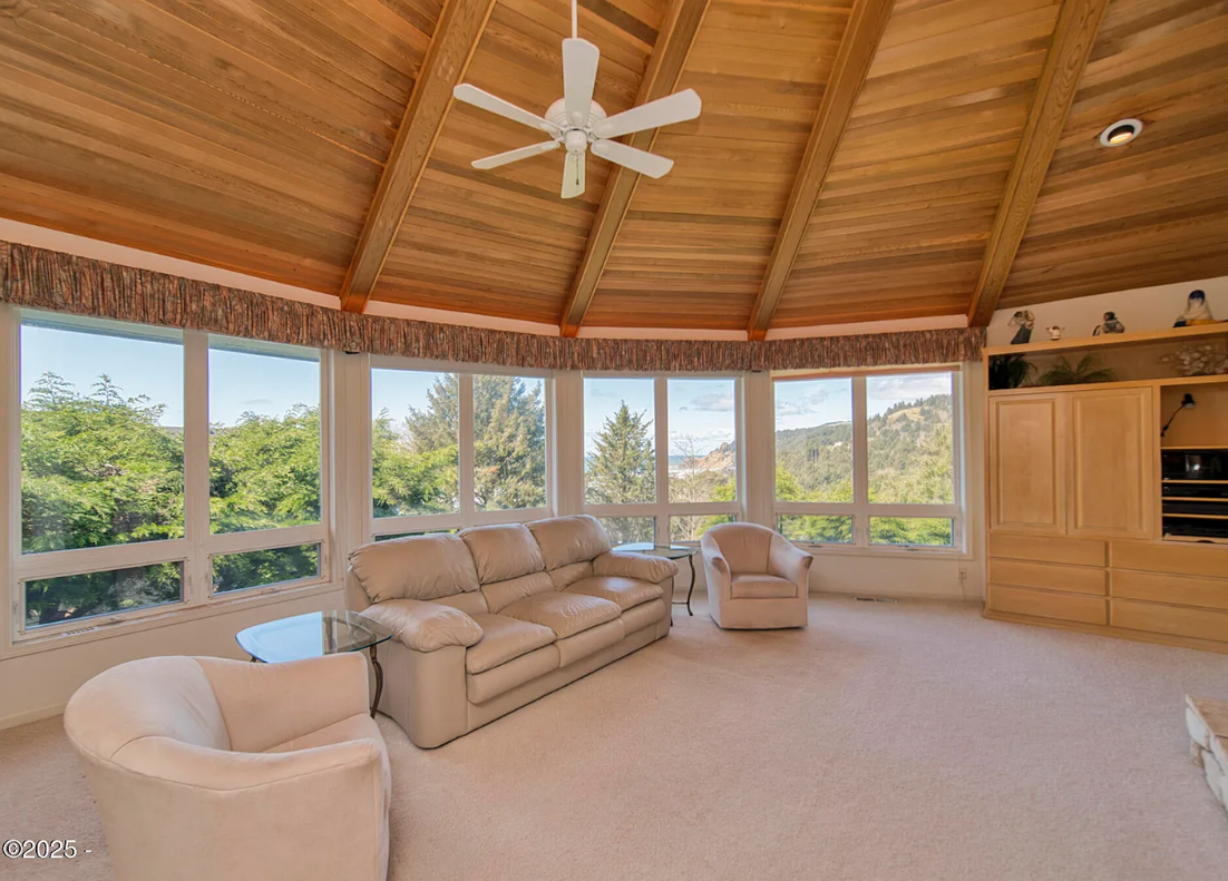 CUSTOM BUILT HOME | ICONIC VIEWS