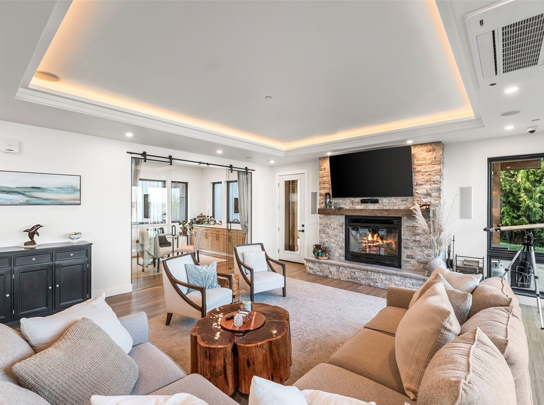 Unmatched Waterfront Luxury