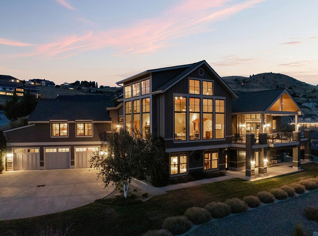 An Iconic Lakeside Home
