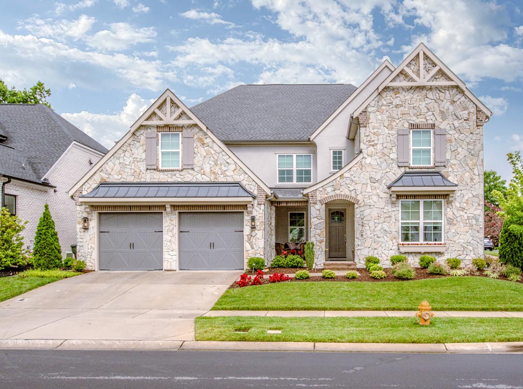 Classica Built Home in Sought after Huntson Reserve! 