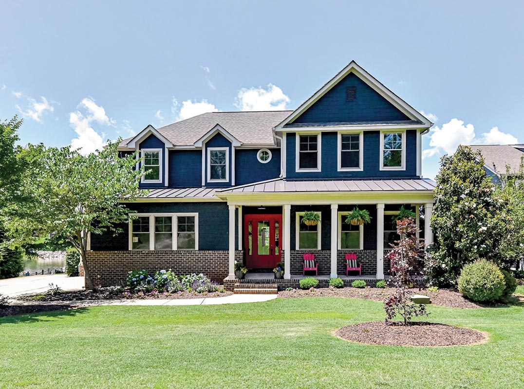Exclusive Waterfront Lifestyle in Sisters Cove