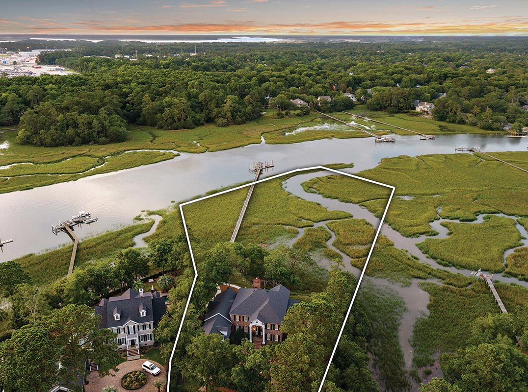Magnificent Waterfront Estate in the Reserve in Olde Park