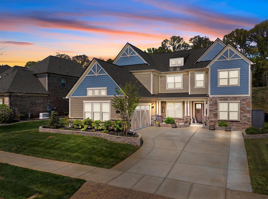 Like-new Upgraded Home With Private Wooded Area