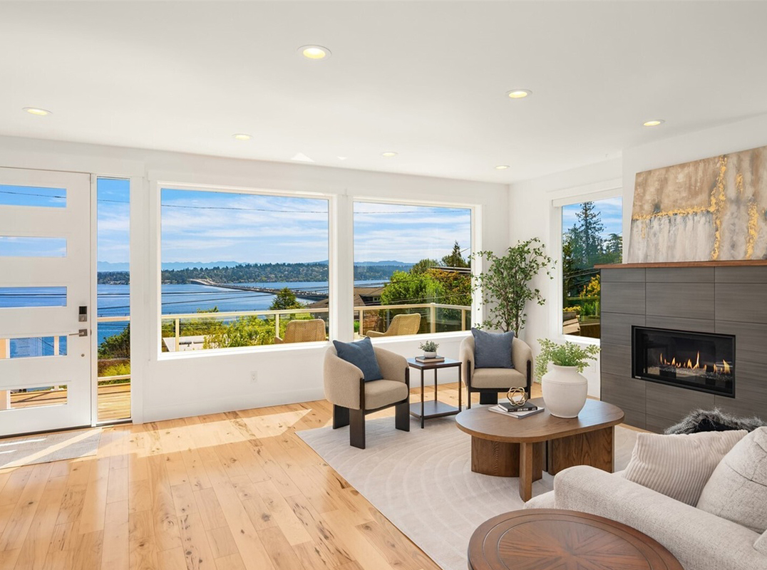 Dazzling Lakeside Oasis