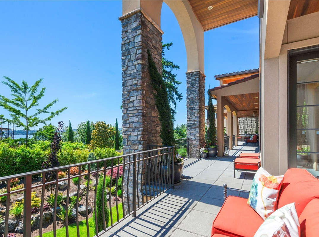 Luxury Living, Exquisite Design