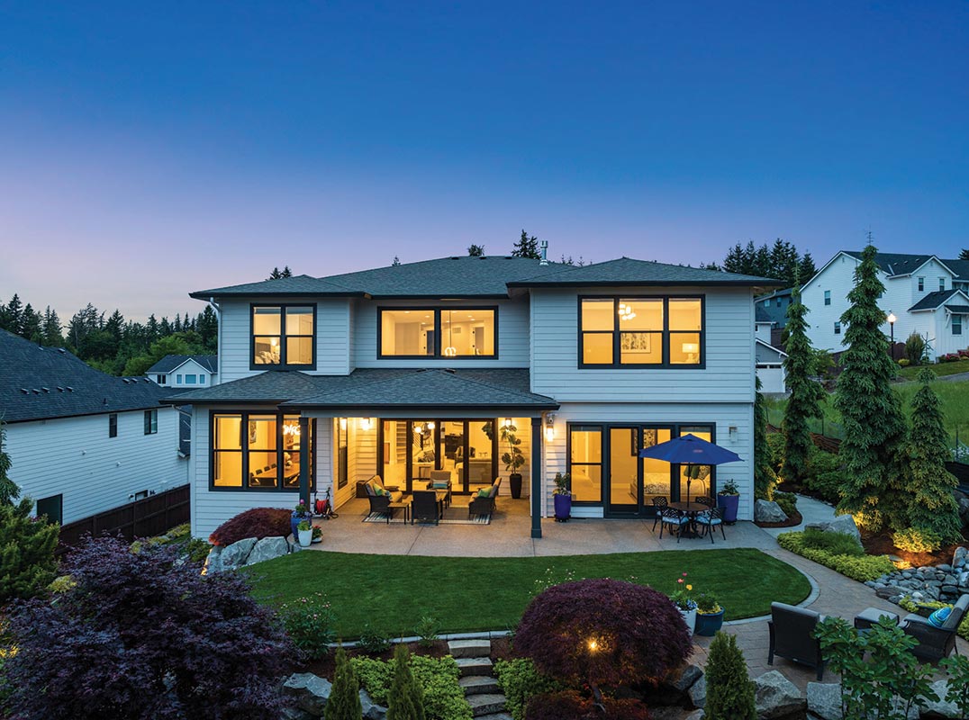 CONTEMPORARY COMFORT IN THE HILLS