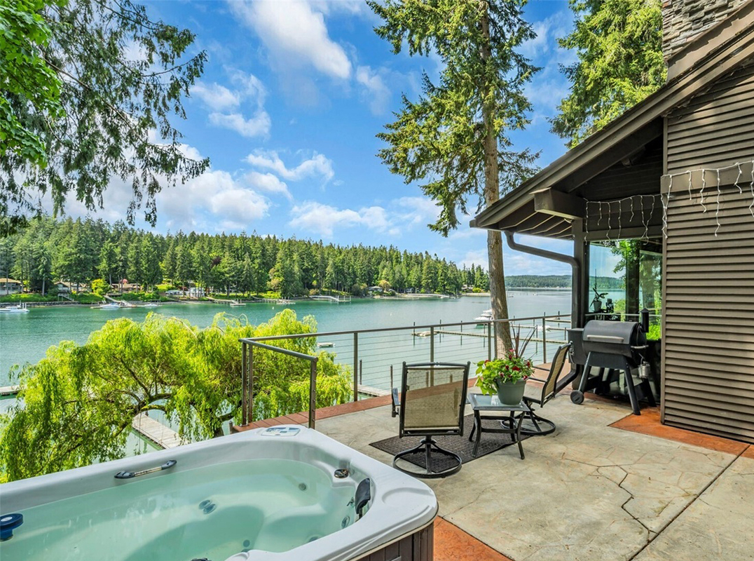 Live Your Waterfront Dreams