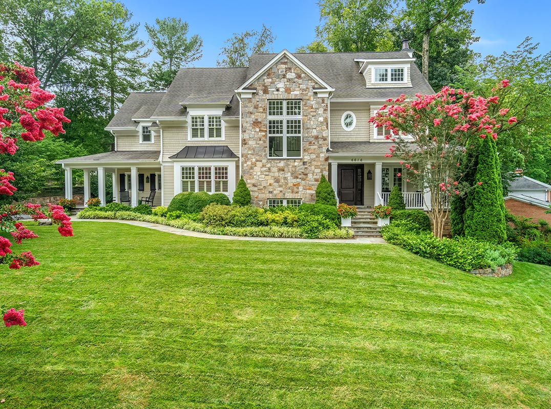 Extraordinary Residence in Desirable Burning Tree Neighborhood
