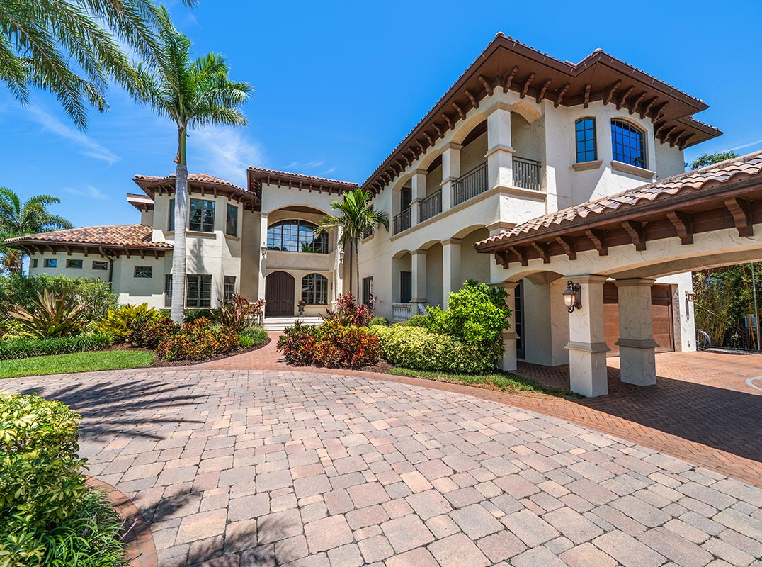 An Estate Where Two Elite Worlds Unite —Waterfront Luxury & Equestrian Prestige