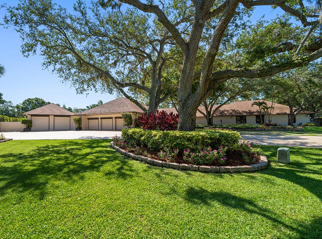 One-Of-A-Kind Estate In The Prestigious Kent Place Neighborhood