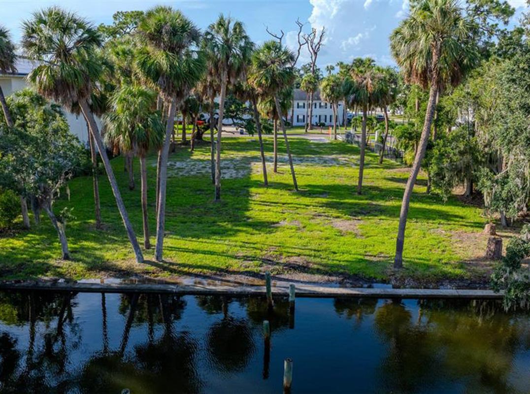 Prime South Tampa Lot – Build Your Dream Estate