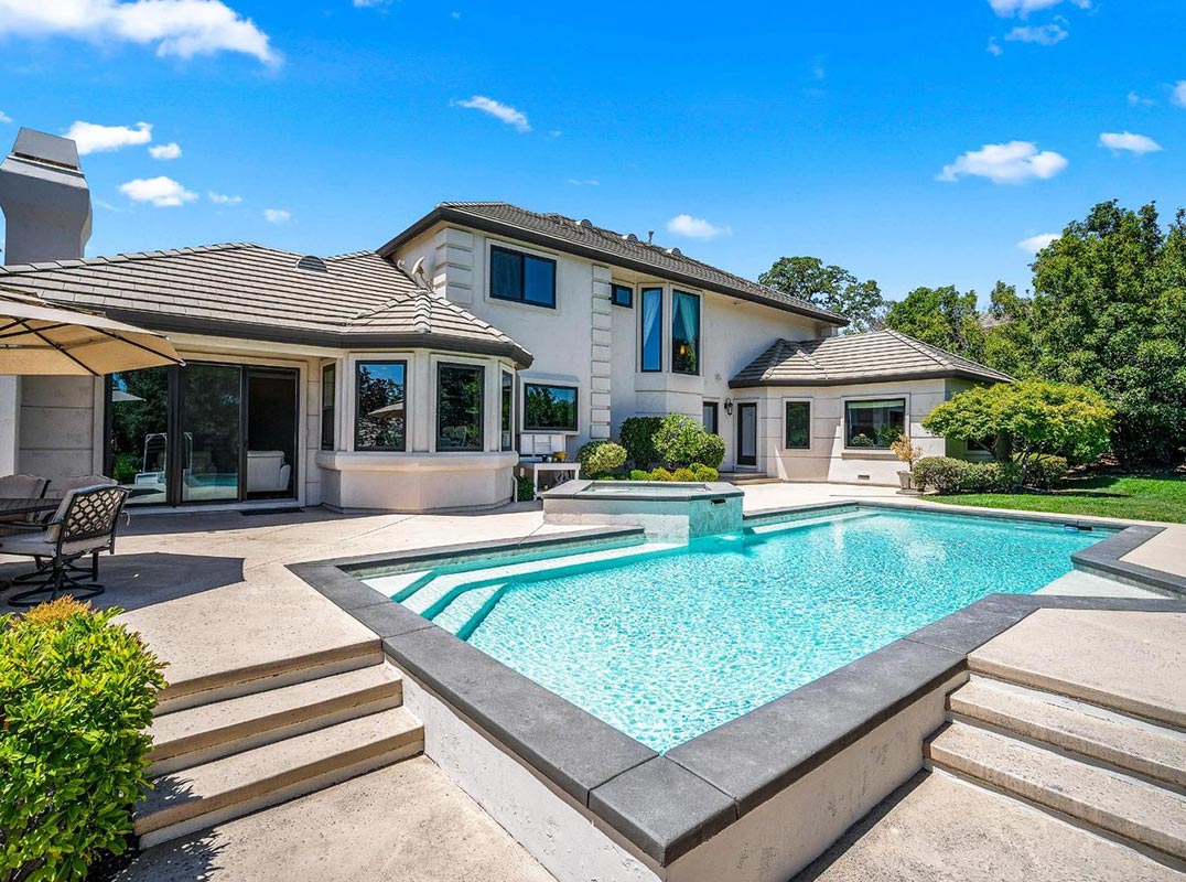 Elegant Living In Serrano