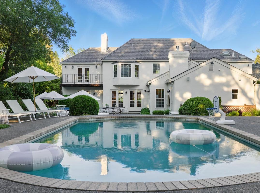 Stunning Shelborne Estate 