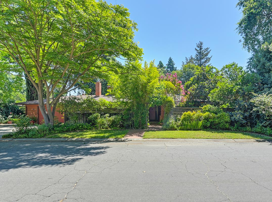 A Gardener’s Haven in South Davis