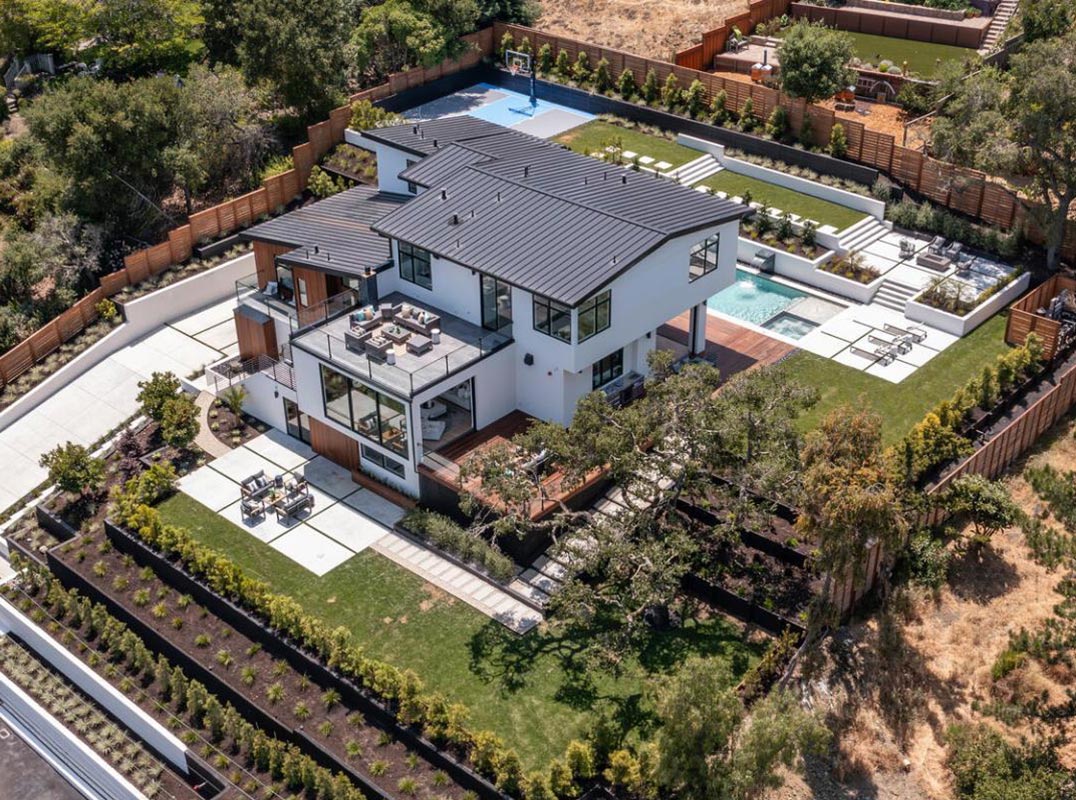 The Pinnacle Of Luxury Living 