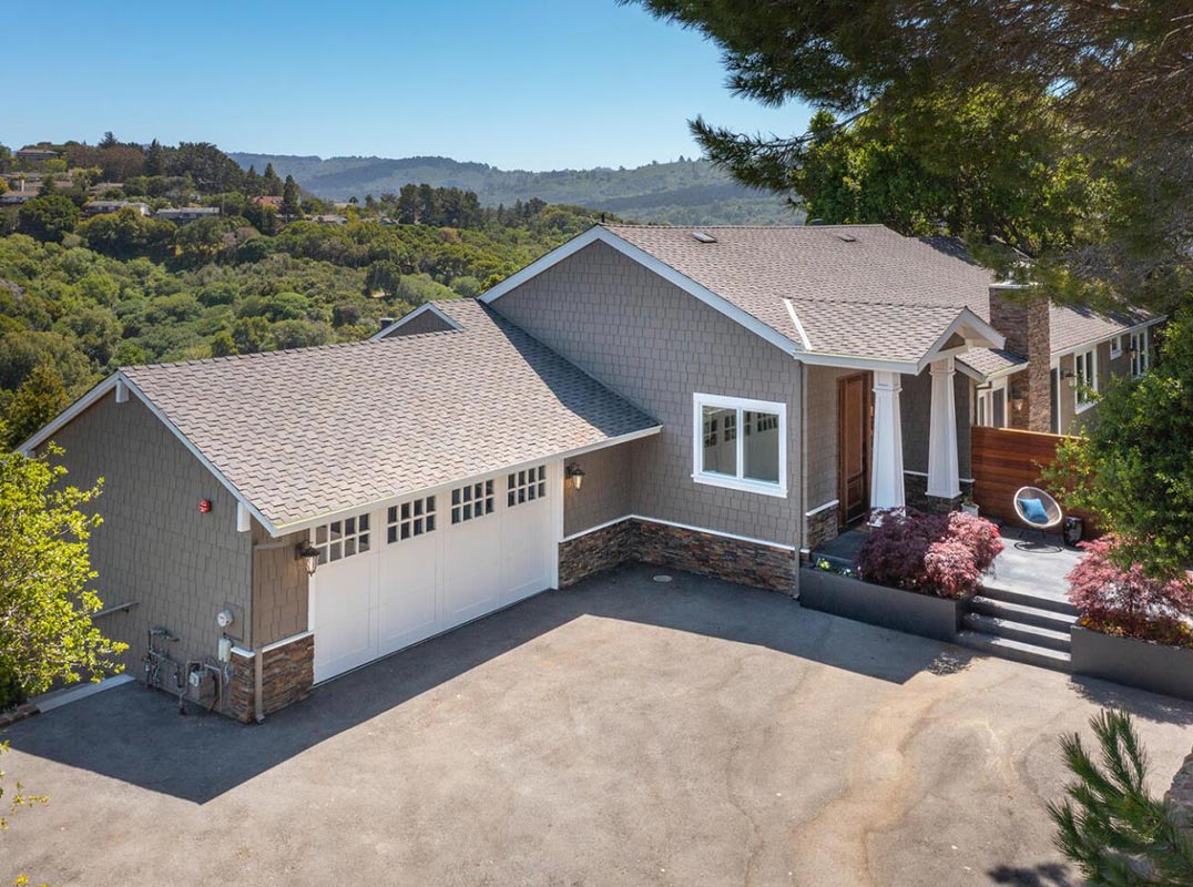 Stunning Views | Large Deck and Level Lawn