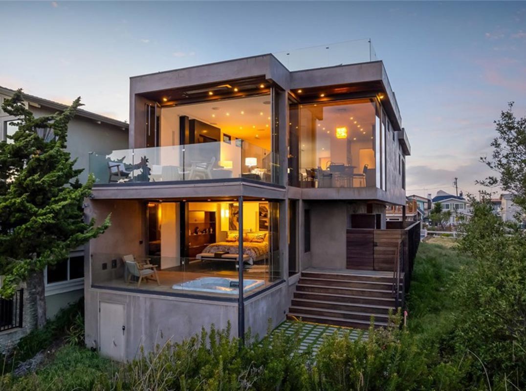 Panoramic Views Of The Pacific Ocean