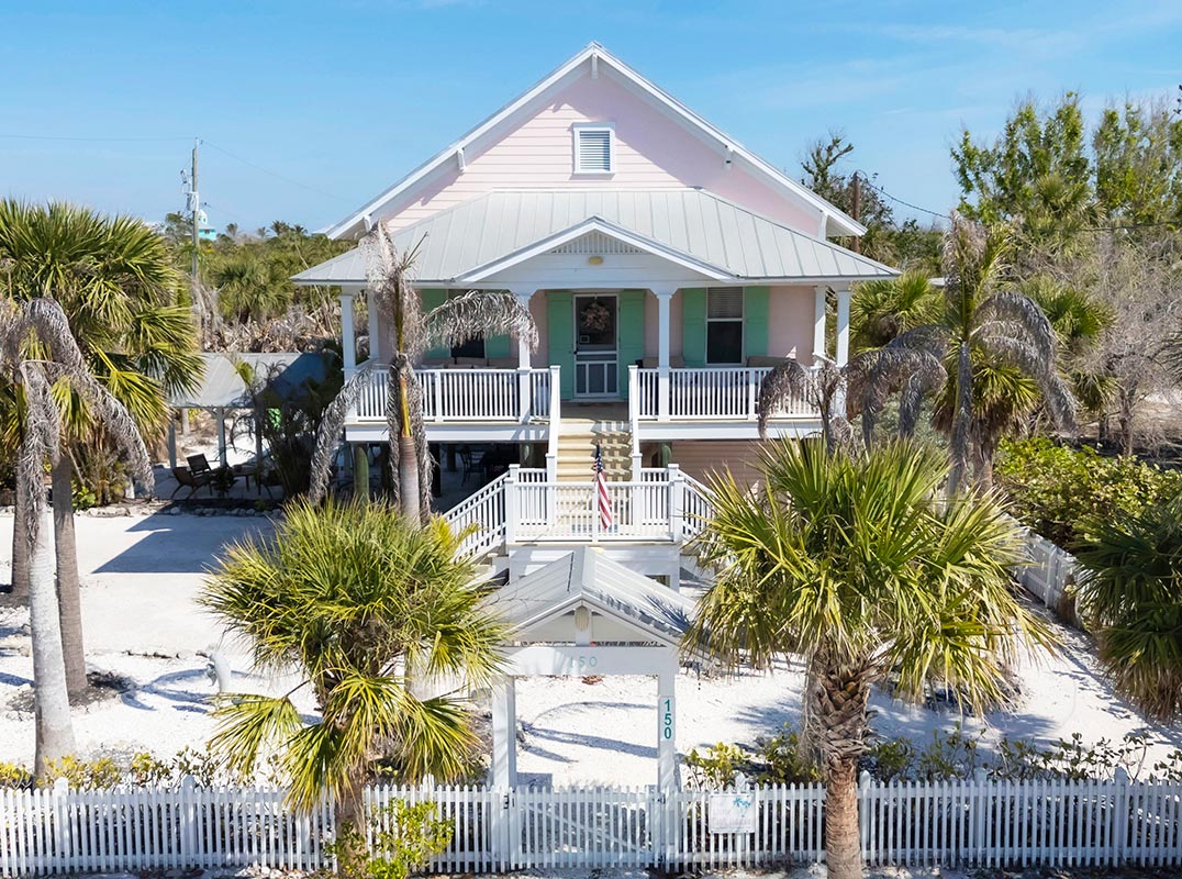 True Coastal Paradise — Picture-perfect coastal cottage