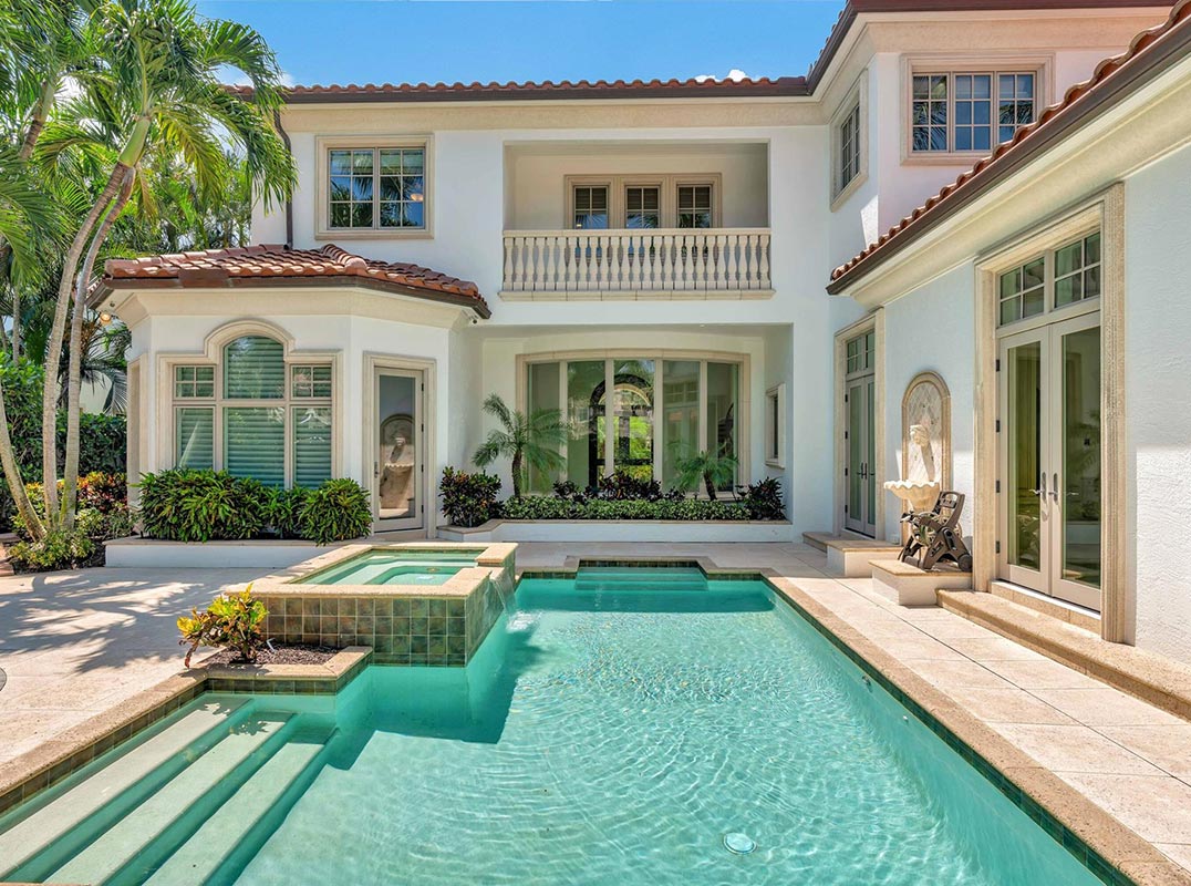 Beautiful Waterfront Estate in the Gated Community of Harbour Isles