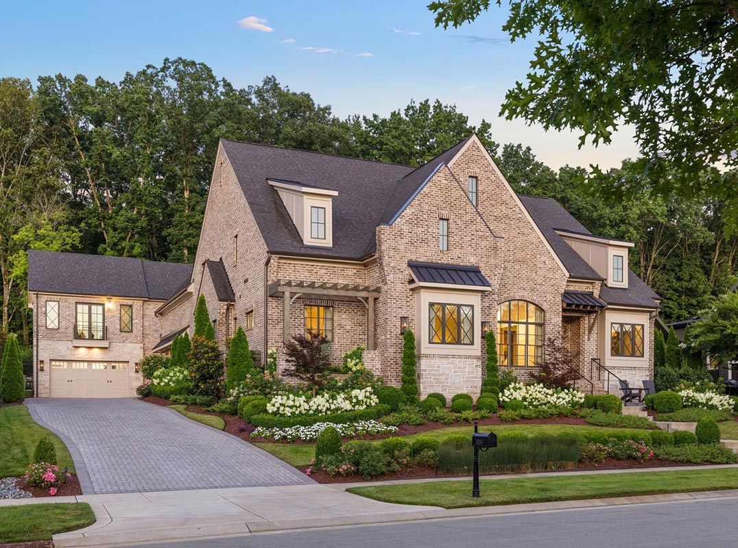  Luxury Living At Its Finest 