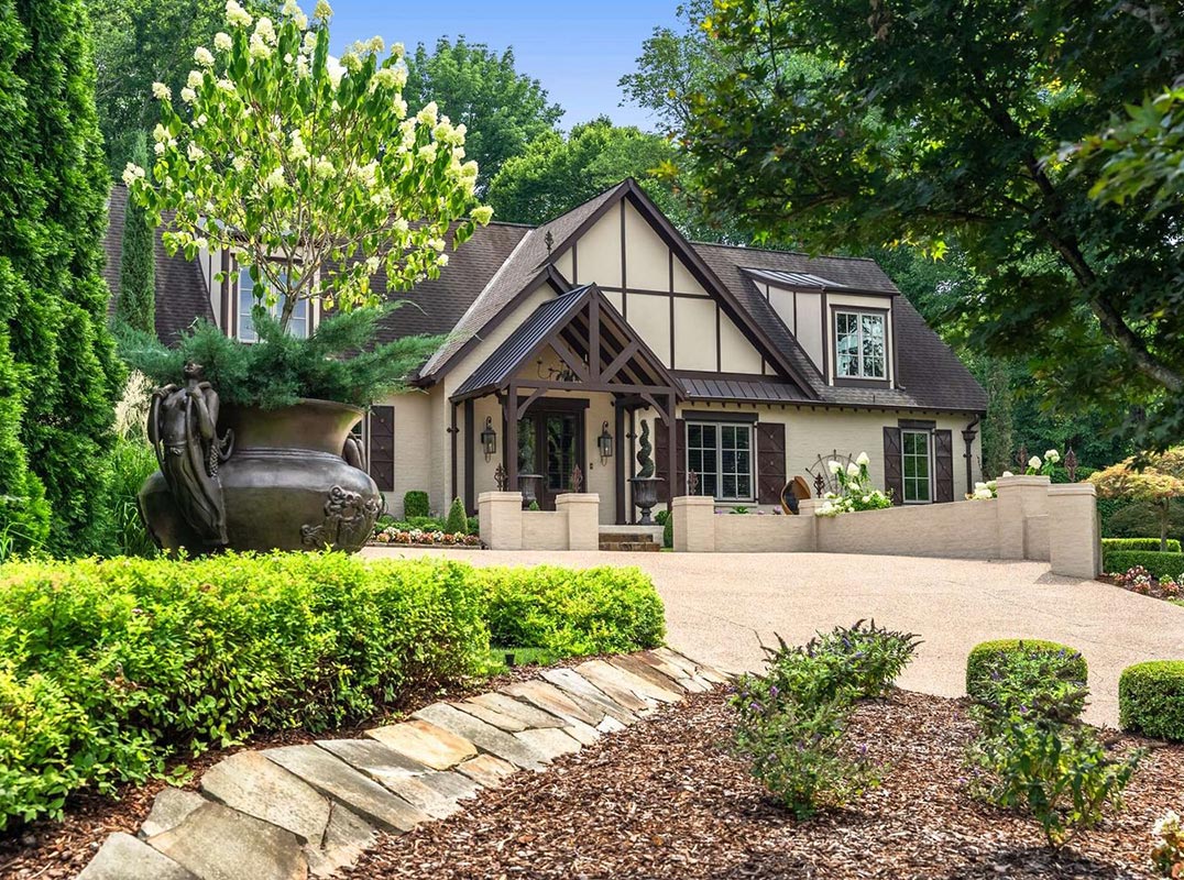 Resort Style Back Yard