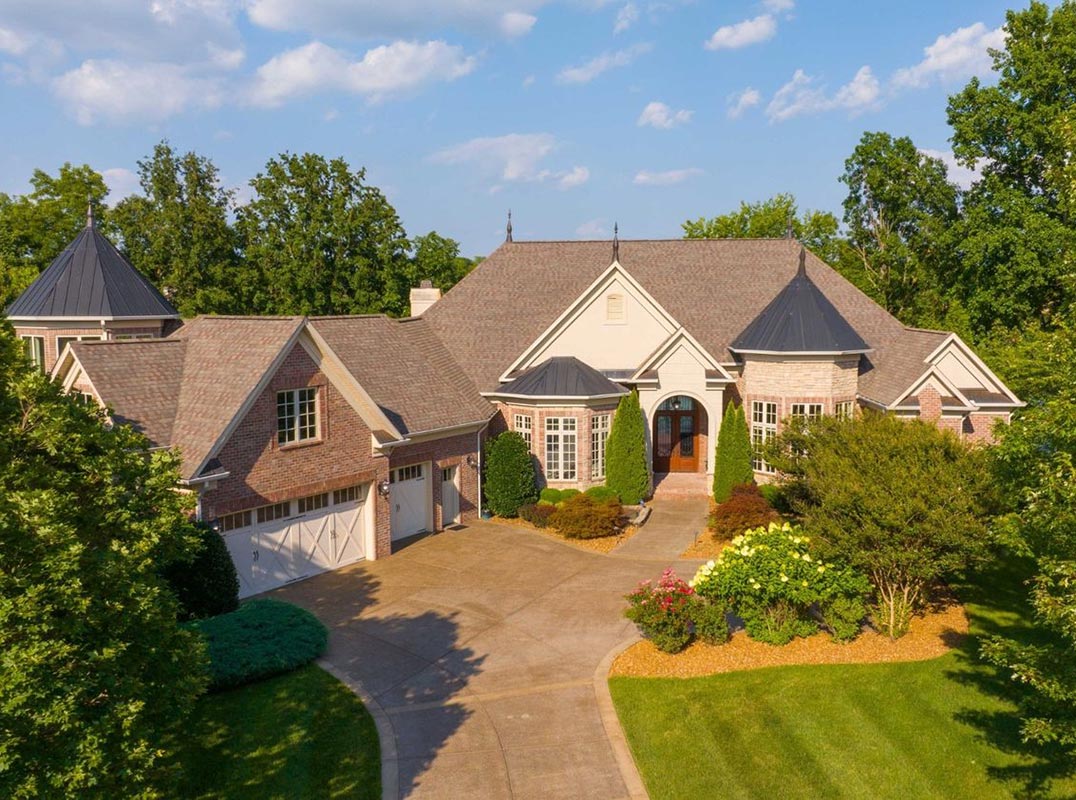 Lakefront Luxury — Gated Peninsula at Fairvue