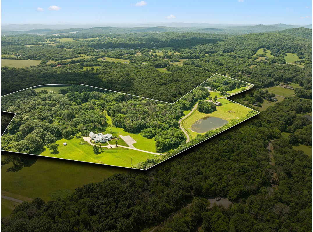 Custom Modern Farmhouse Estate on 44.85 Acres