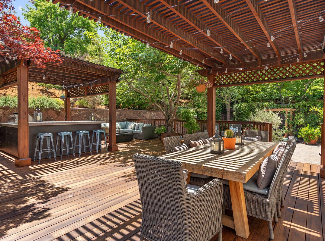 Serene Setting. Sophisticated Style.