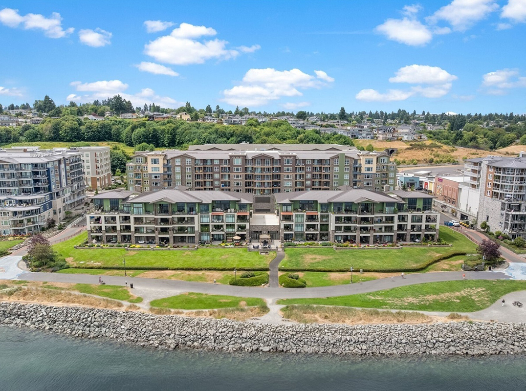 Scenic Garden-Level Condo