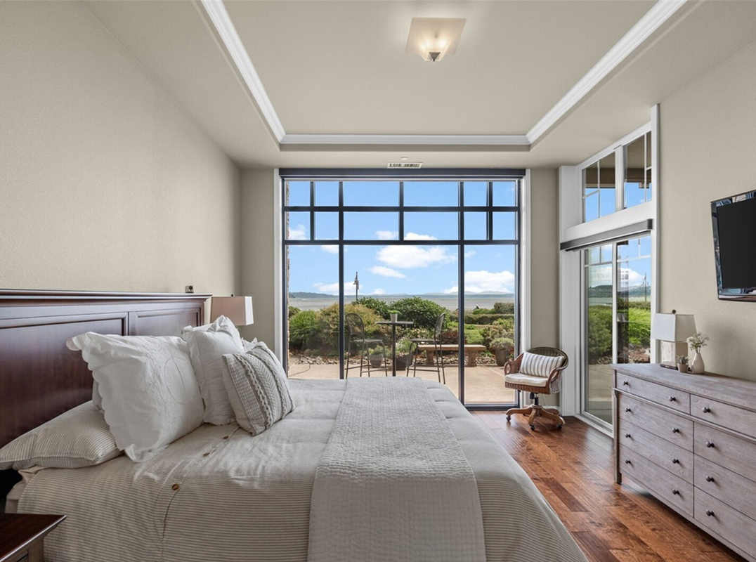 Scenic Garden-Level Condo