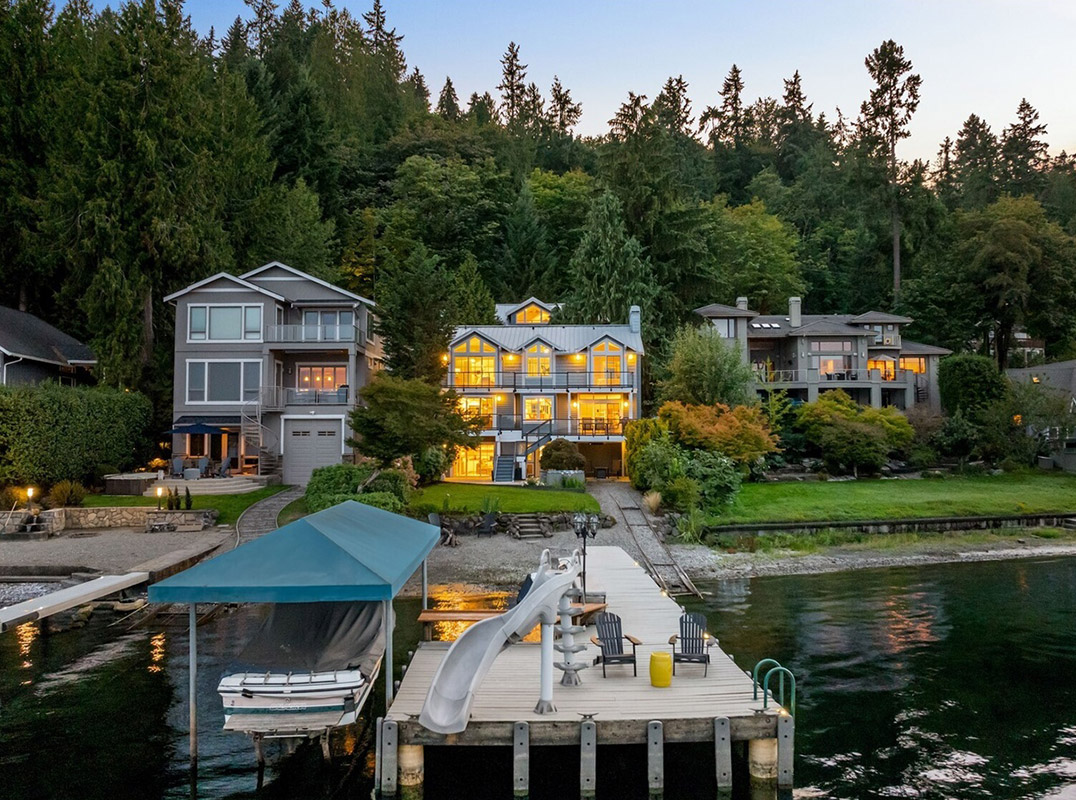Extraordinary Lakefront Estate