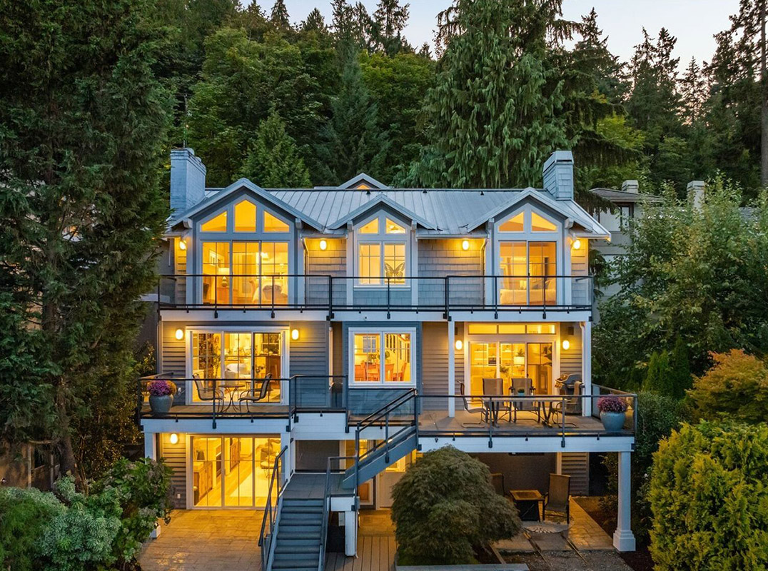 Extraordinary Lakefront Estate