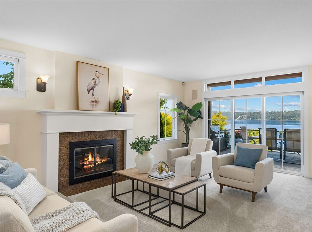 Extraordinary Lakefront Estate