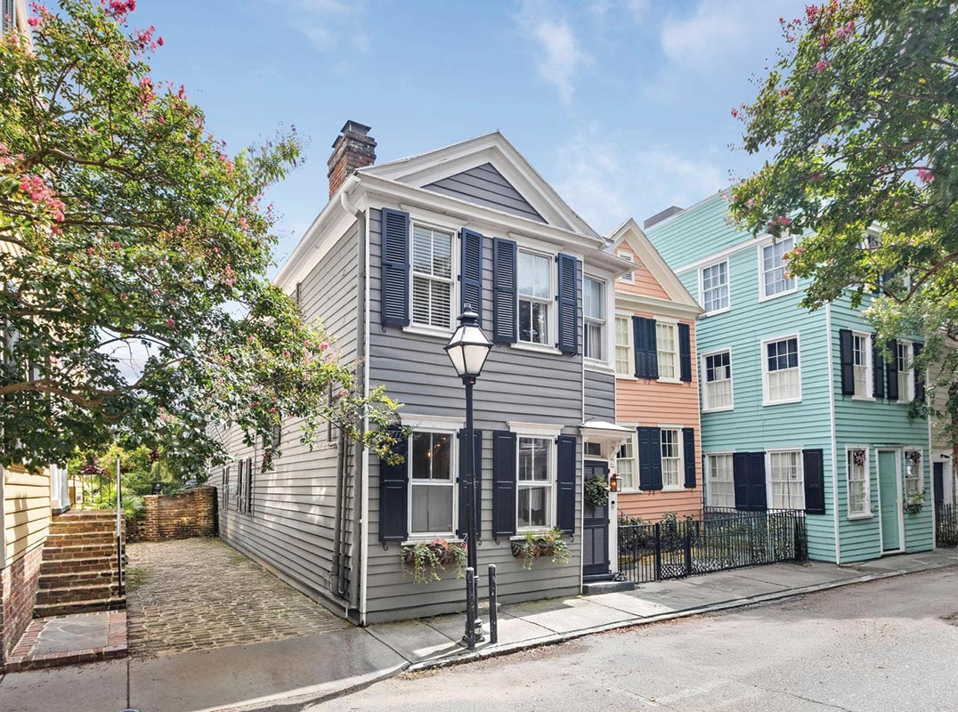 Classic Charleston Single on lower Tradd Street
