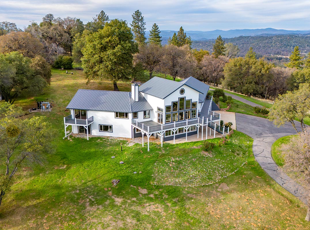 20-acres of Sweeping Views