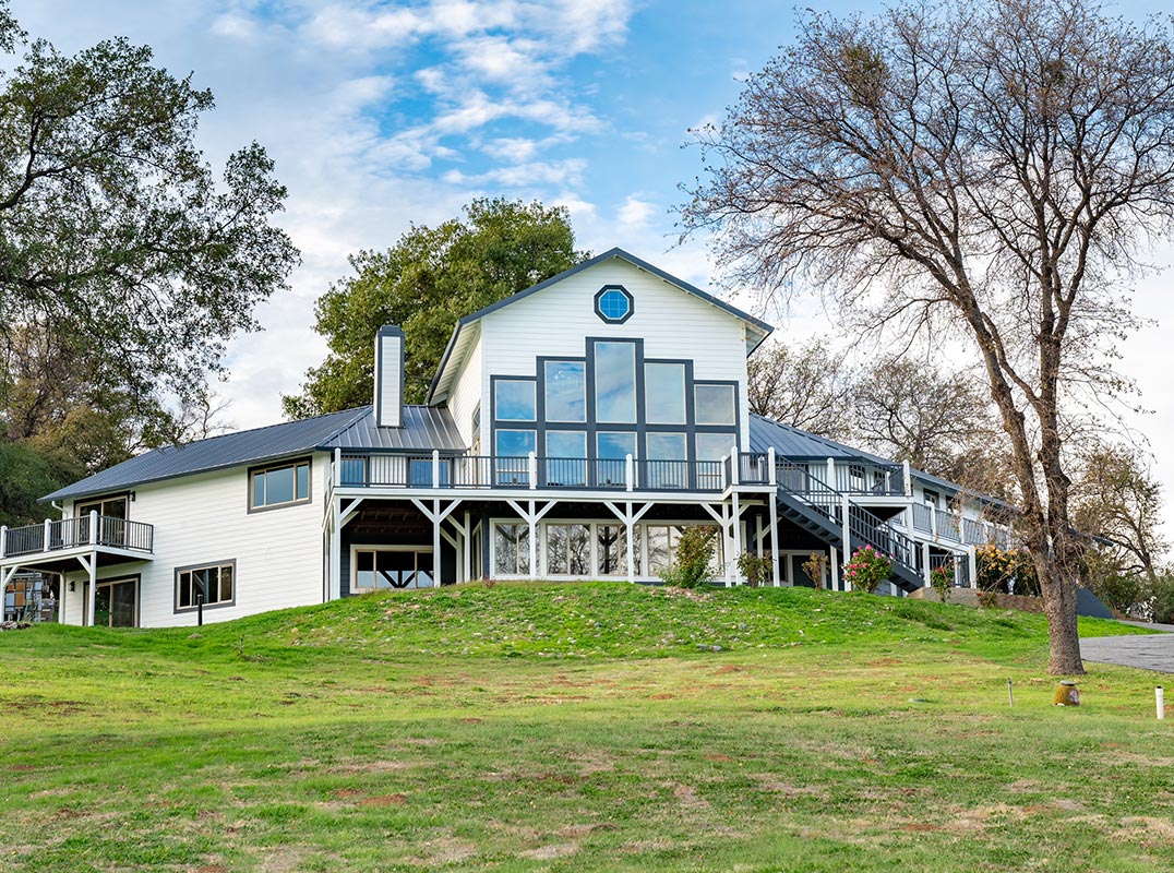 20-acres of Sweeping Views