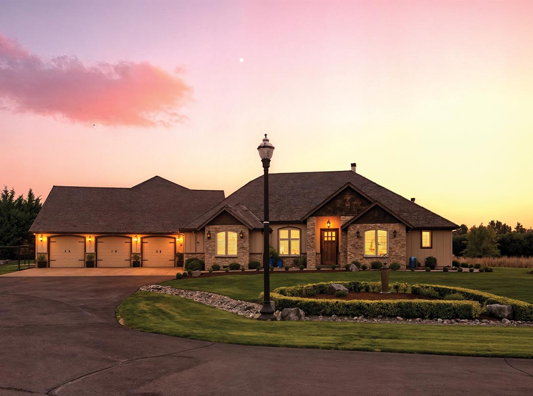 RANCH ON 3 ACRES IN GATED COMMUNITY