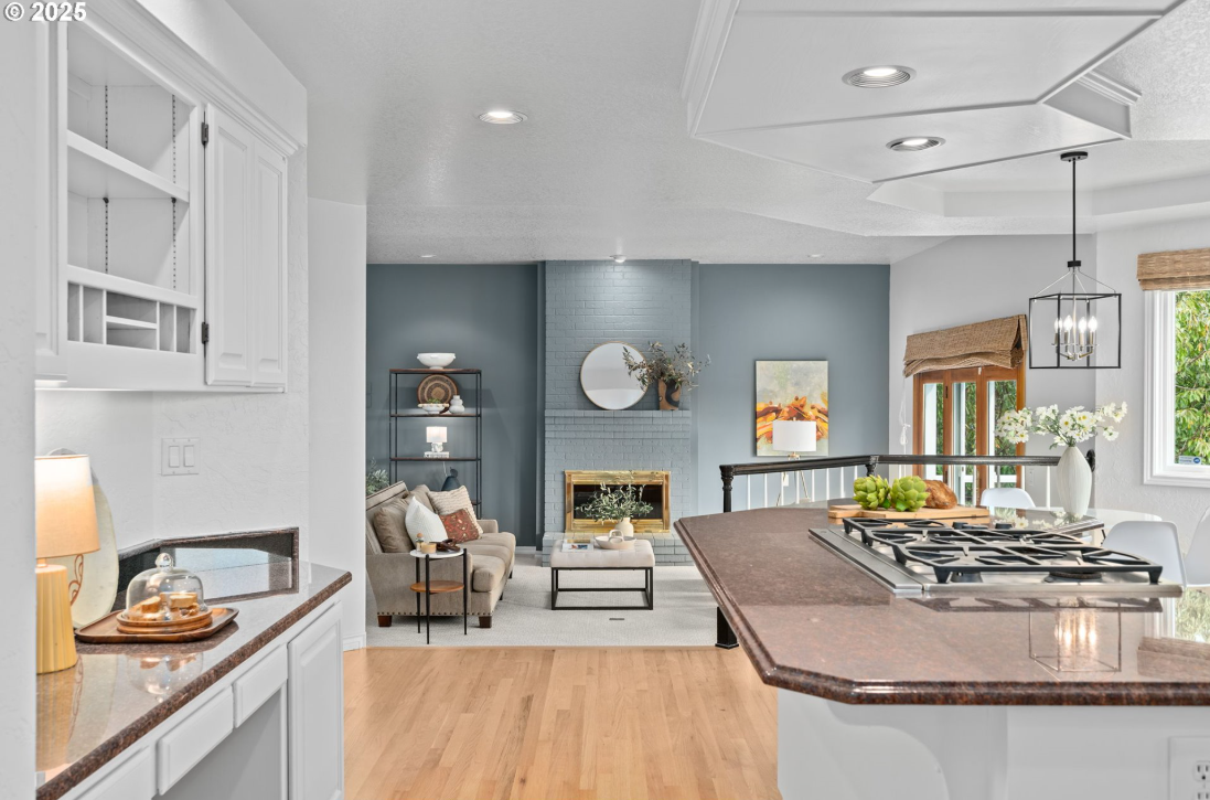 TIMELESS ELEGANCE WITH PANORAMIC RIVER & MOUNTAIN VIEWS