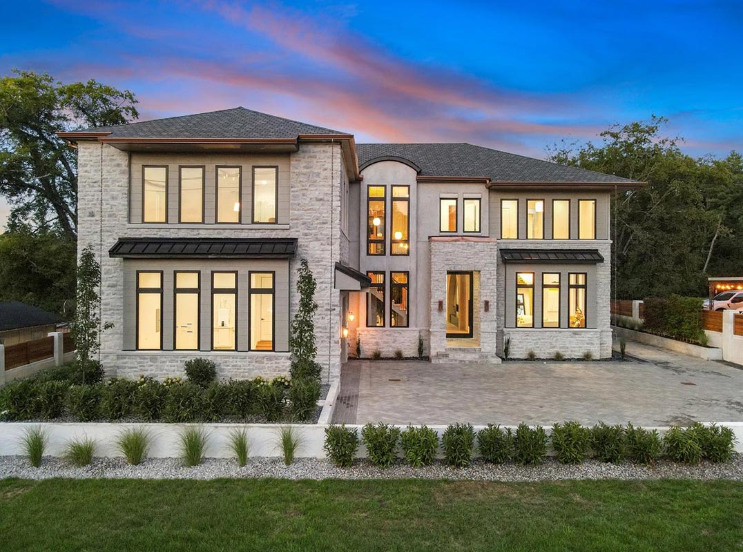 Breathtaking Modern Oasis In The Heart Of Nashville