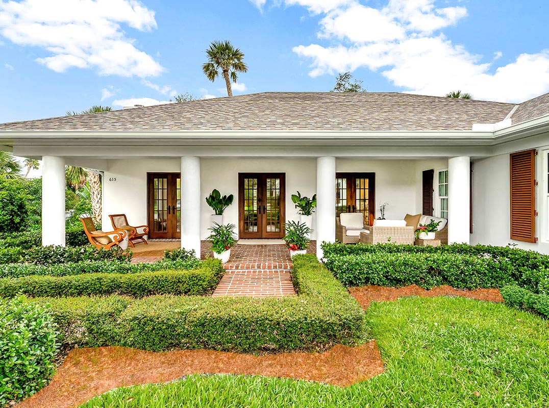 Private Sanctuary in Coveted Charleston