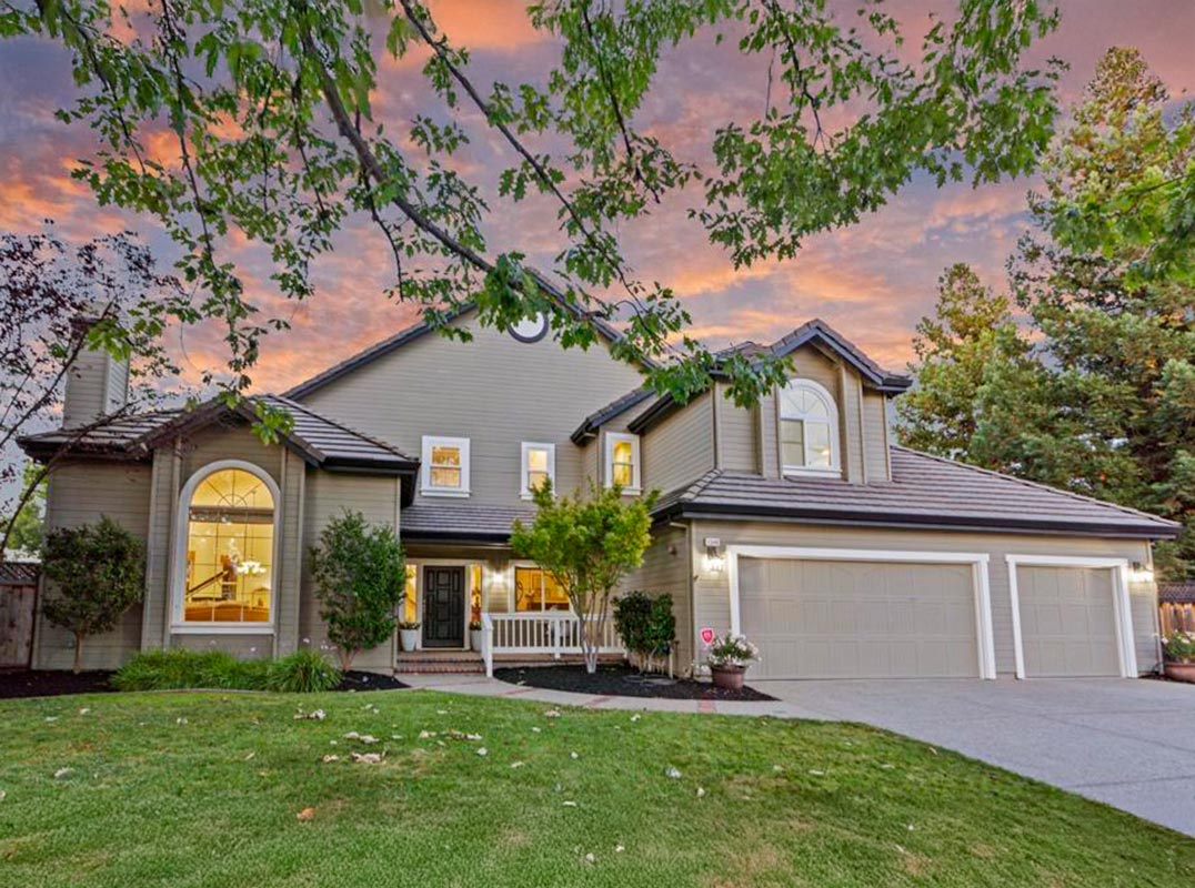 A True Unicorn In South Livermore’s Whispering Pines! 