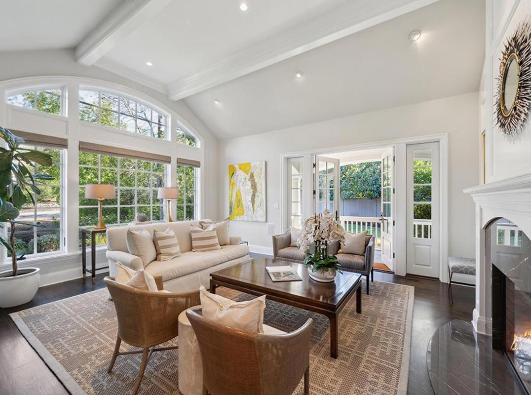 Where Urban Convenience Meets Neighborhood Magic