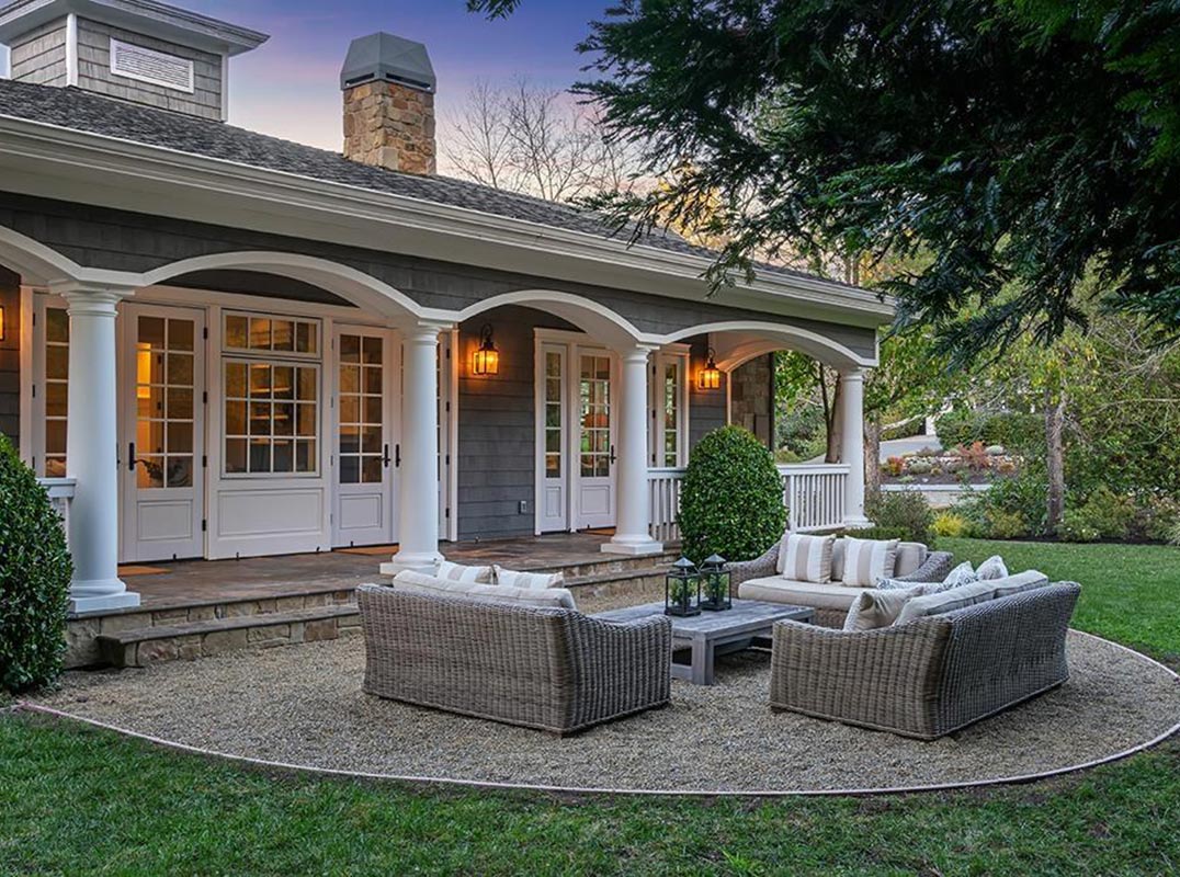 Where Urban Convenience Meets Neighborhood Magic