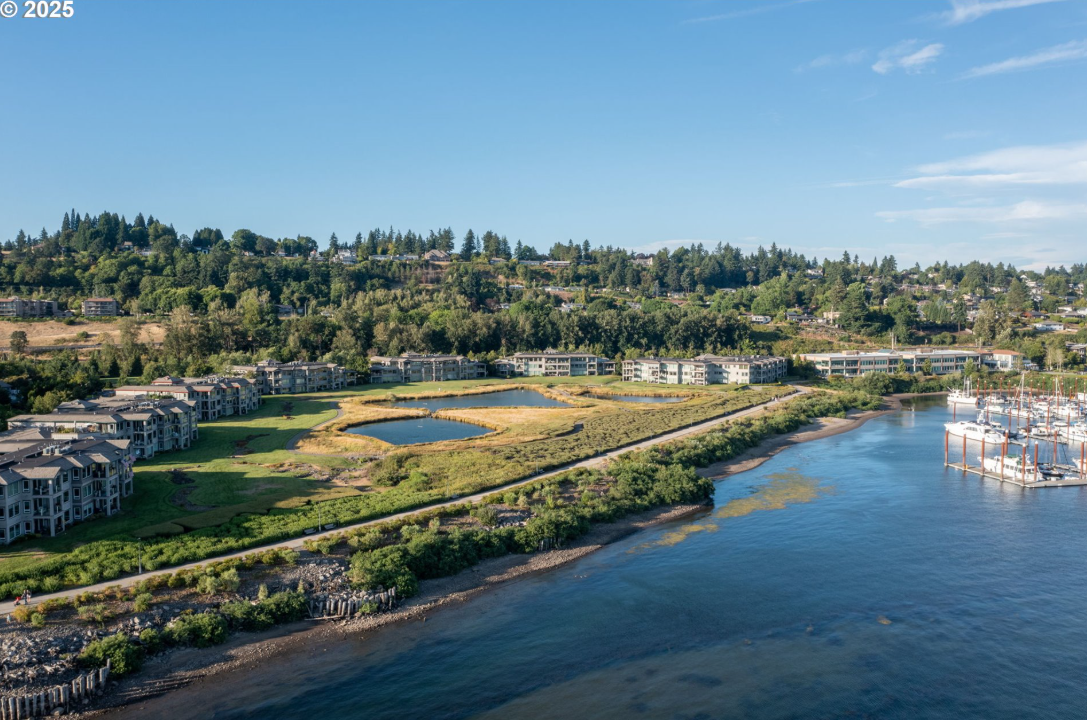 Extraordinary Living on The Columbia Riverfront