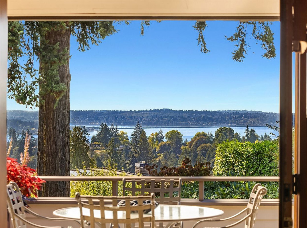Northwest Modern Meets Panoramic Grandeur