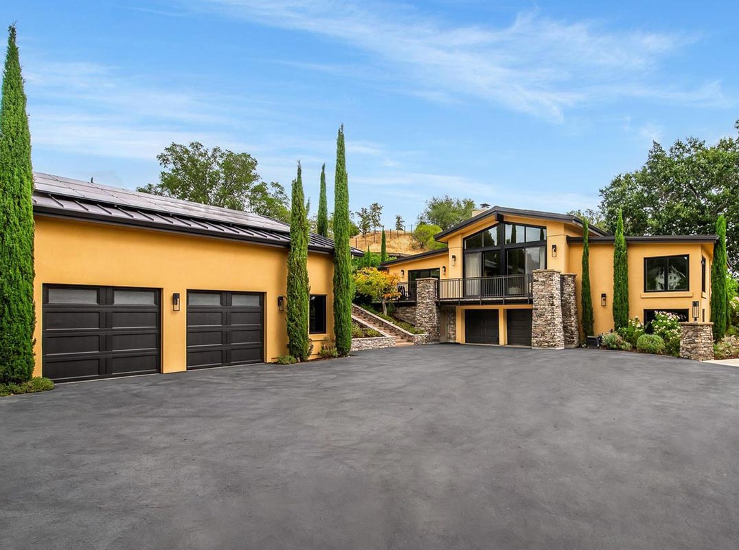 Modern Luxury Meets Natural Serenity