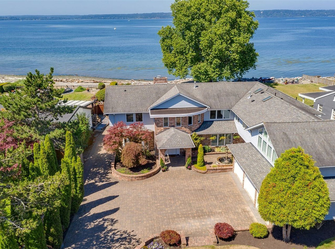 Exceptional Waterfront Residence