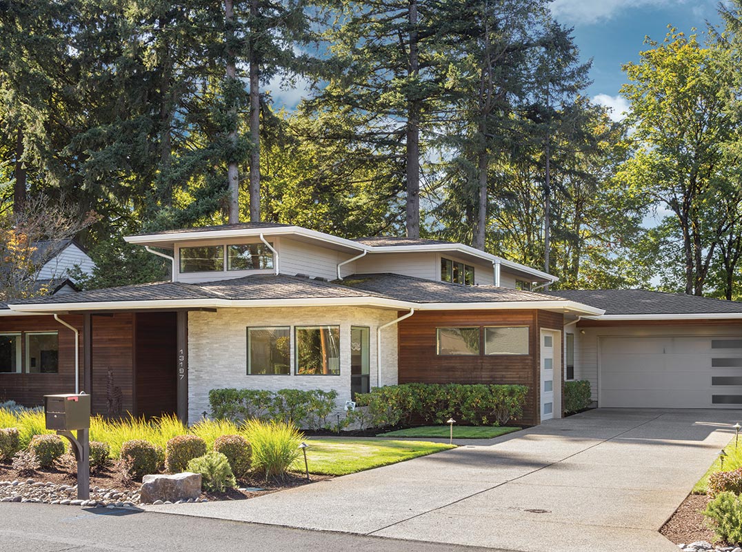 RARE TRUE SINGLE LEVEL