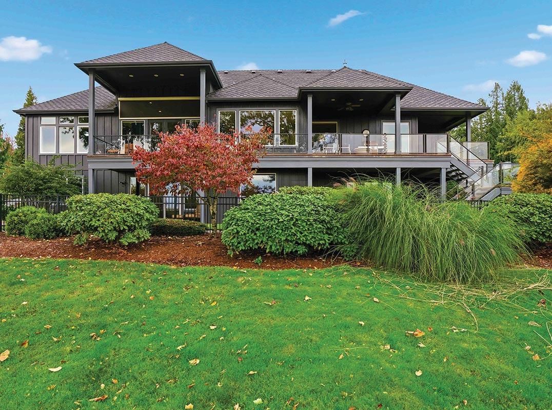 Prime Location with Columbia River Views