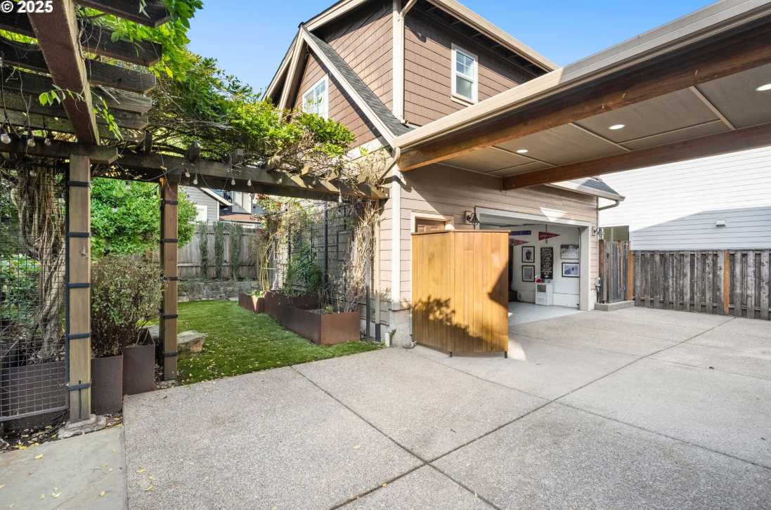 Fully Appointed ADU in Johns Landing